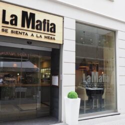 La Mafia se sienta a la mesa